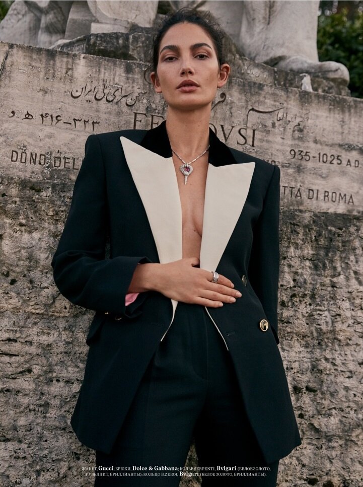 Lily Aldridge by David Roemer for Harpers Bazaar Russia December 2019 (13).jpg