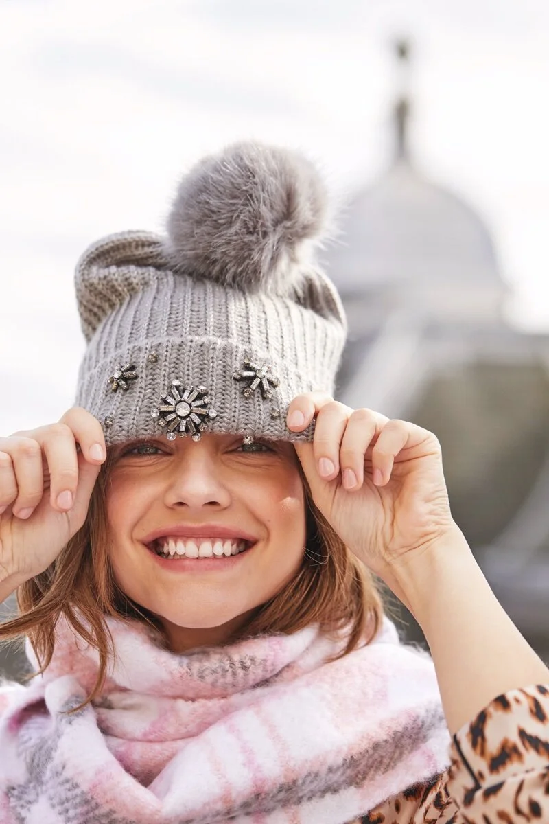  Barbara Palvin finds her inner glee for Victoria’s Secret Holiday 2019 campaign 