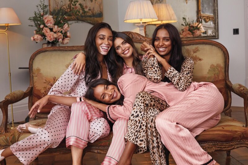  Winnie Harlow, Lais Ribeiro, Sara Sampaio and Jasmine Tookes welcome you to a Victoria’s Secret Holiday 2019 pajama party. 