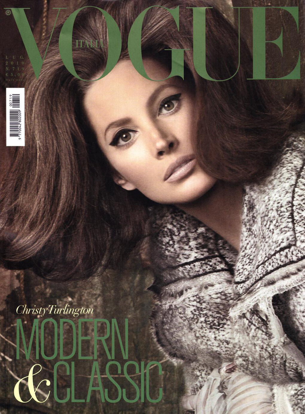 Christy-Turlington-Steven-Meisel-Vogue-Italia-July-2010-1.jpg