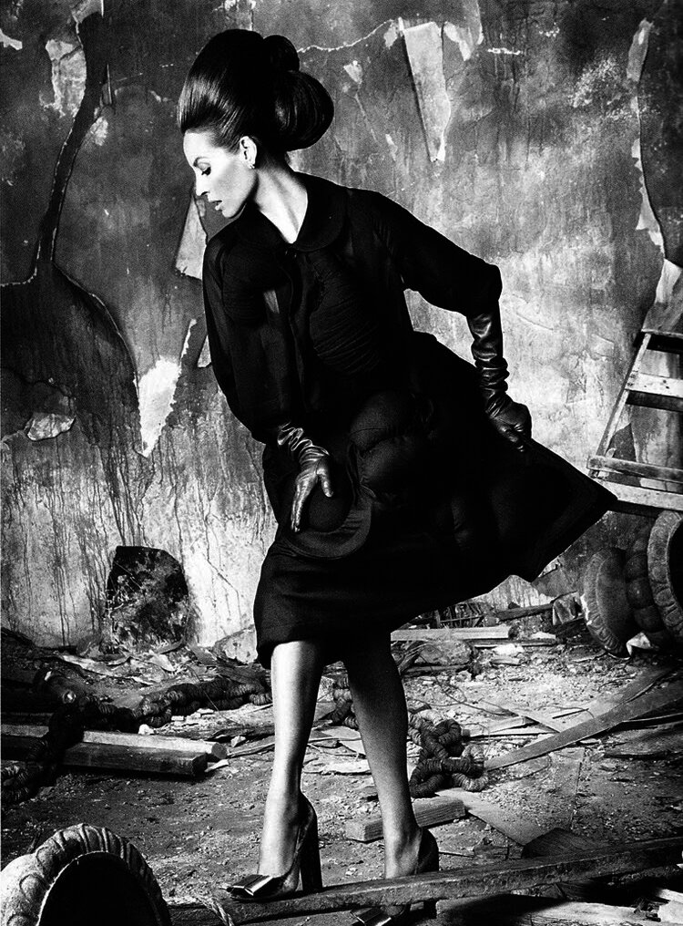 Christy-Turlington-Steven-Meisel-Vogue-Italia-July-2010-10.jpg
