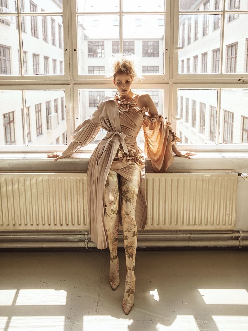 Alisa Ahmann by Sayuri Bloom for Vogue Italia Oct 2019 (3).jpg