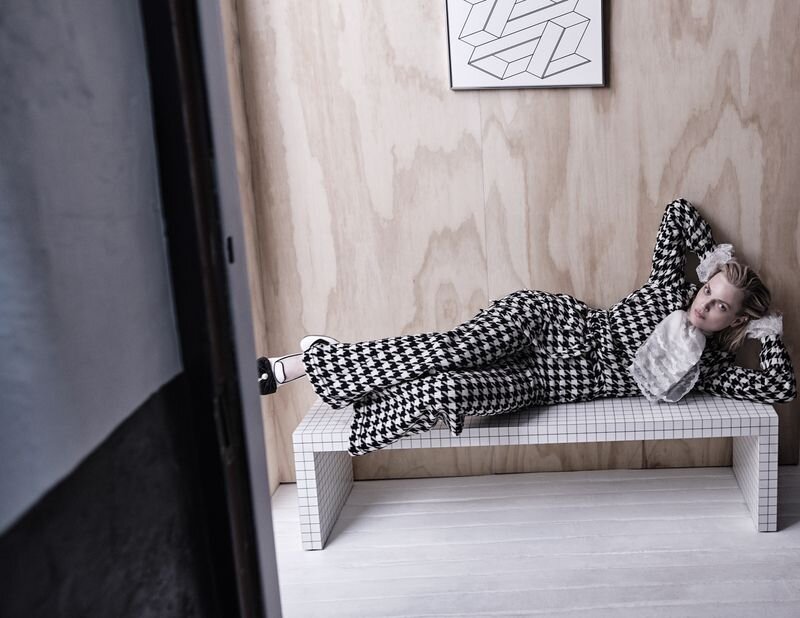 Guinevere van Seenus by Chris Colls for Vogue Germany Dec 2019 (3).jpg