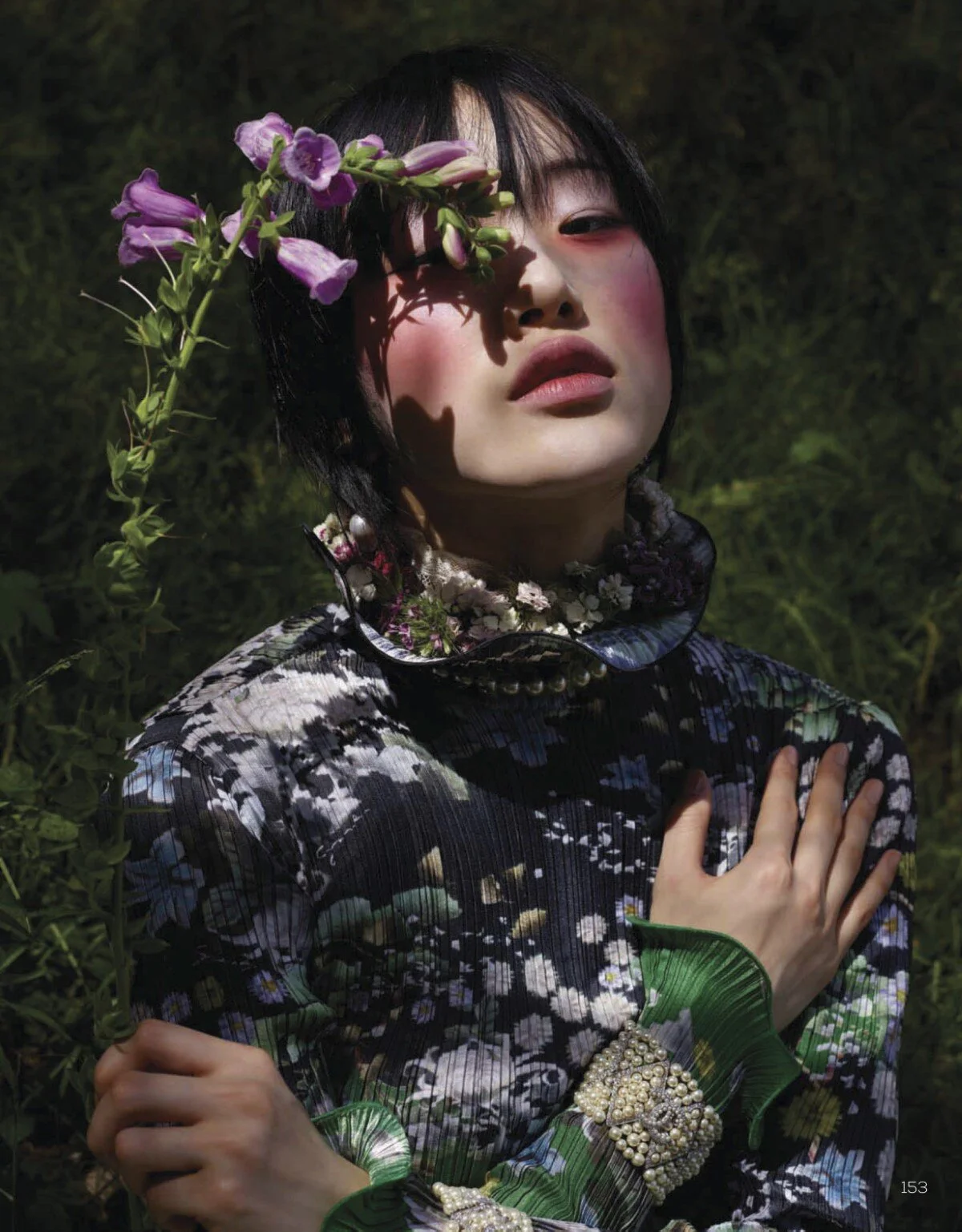 Sora Choi by Viviane Sassen for Vogue China Dec 2019 (5).jpg
