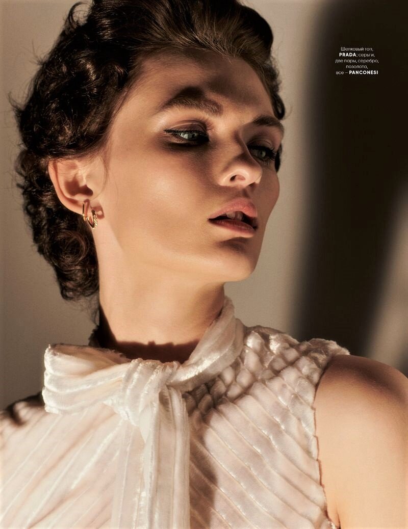 Lara Mullen by Bruno Staub for Vogue Ukraine March 2020 (5).jpg