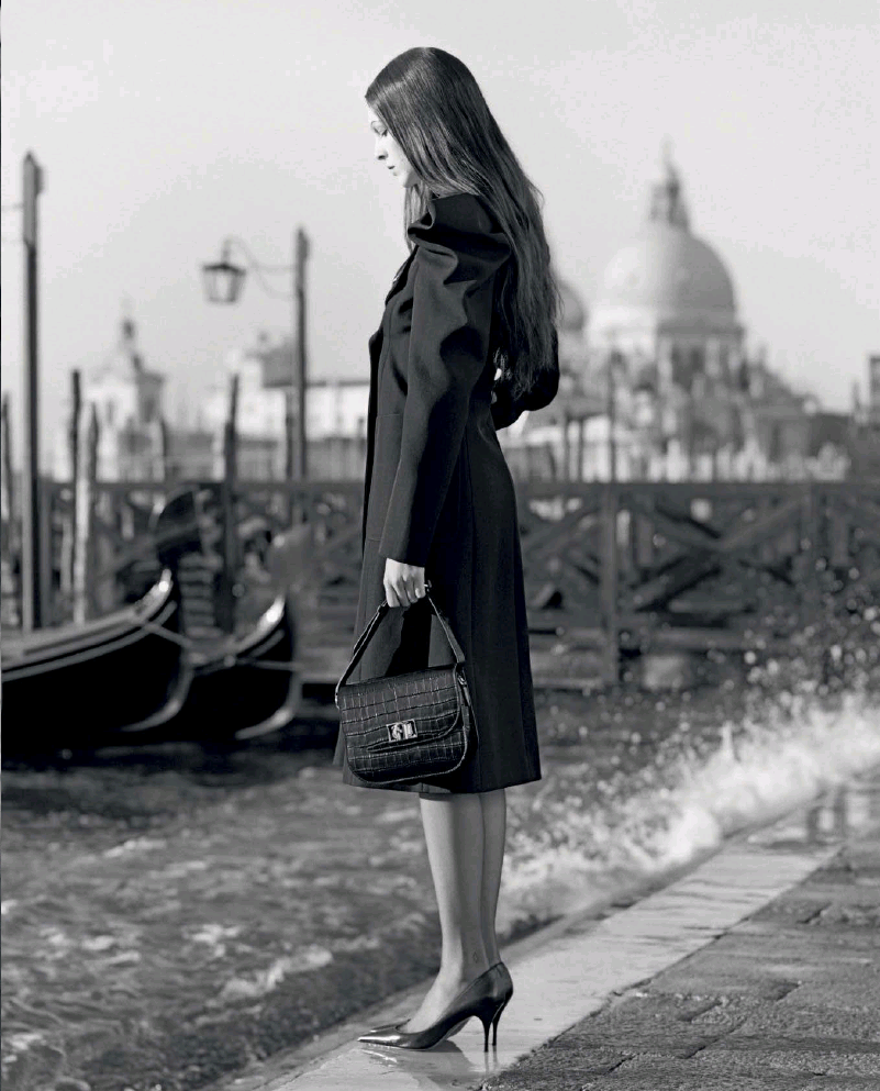 Vittoria Ceretti by Oliver Hadlee Pearch Vogue Italia (4).png