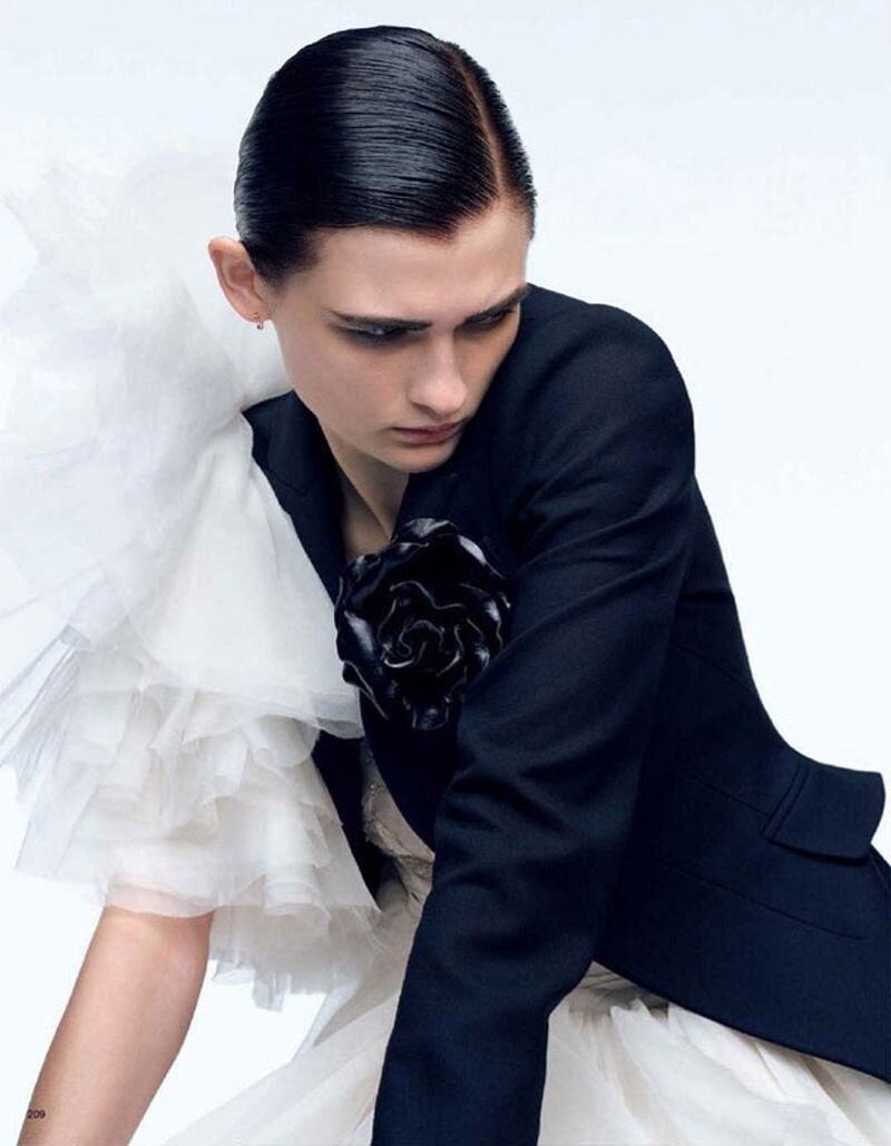 Lara Mullen by Nathaniel Goldberg for Vogue Japan February 2020 (8).jpg