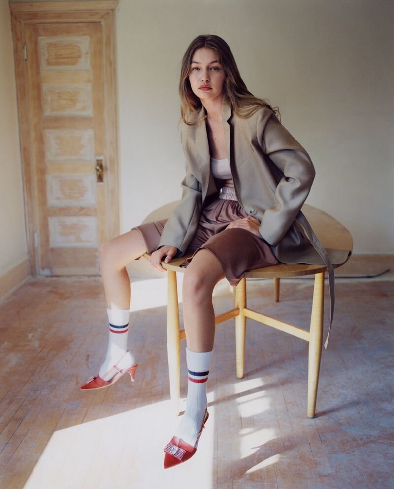 Gigi Hadid by Zoe Ghertner for Vogue UK March 2020 (10).jpg