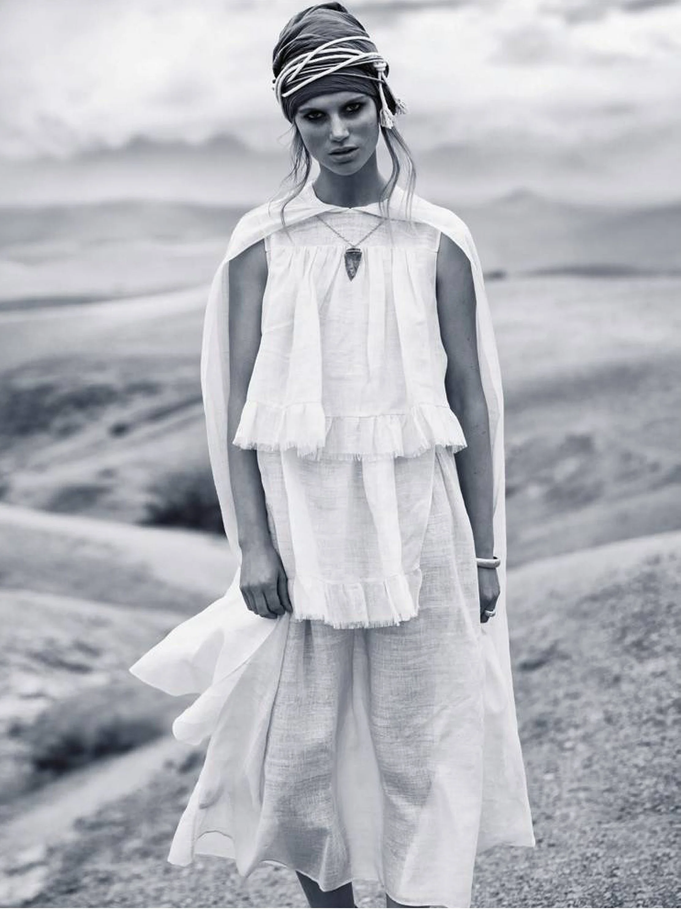 Bess van Noord Madame Figaro 'Nomade's Land' Thiemo Sander — Anne of