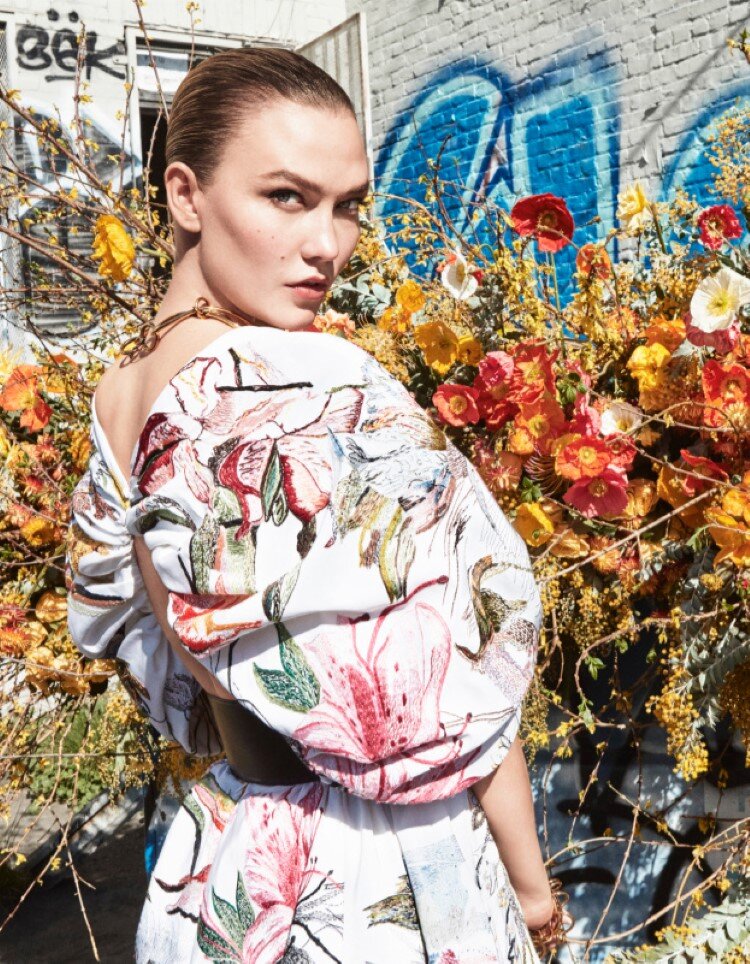 Karlie Kloss by Daniel Jackson Vogue US April 2020 (8).jpg