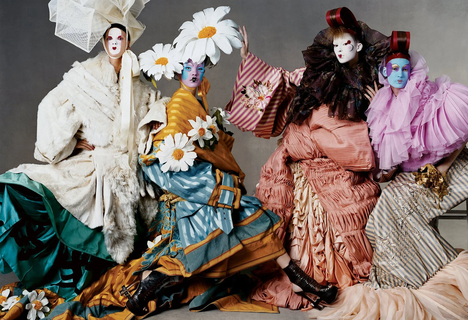 Steven Meisel Joy to the World December 2002 (8).jpg