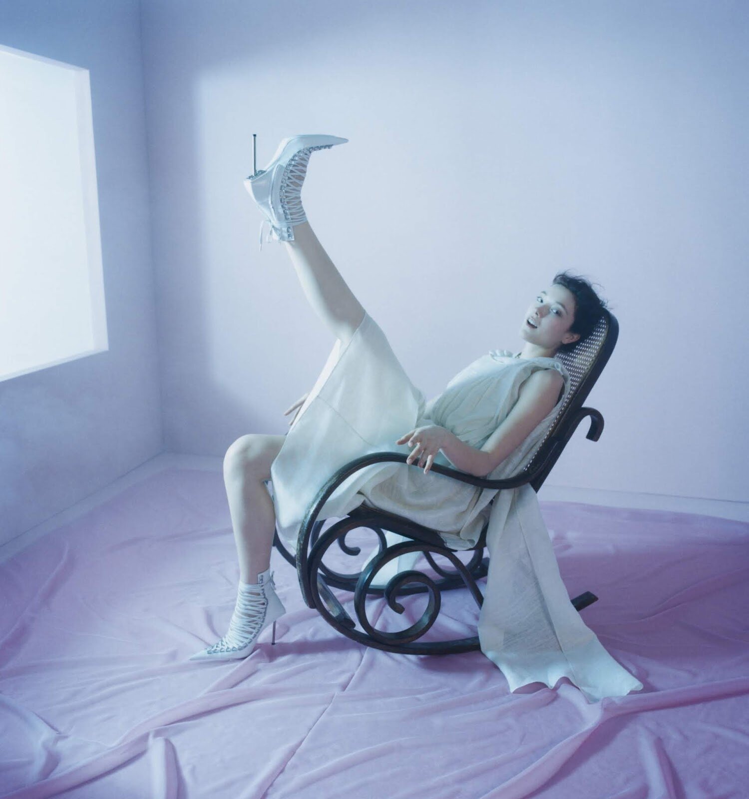 Yumi Lambert by Karen Collins for ELLE UK May 2020 (6).jpg