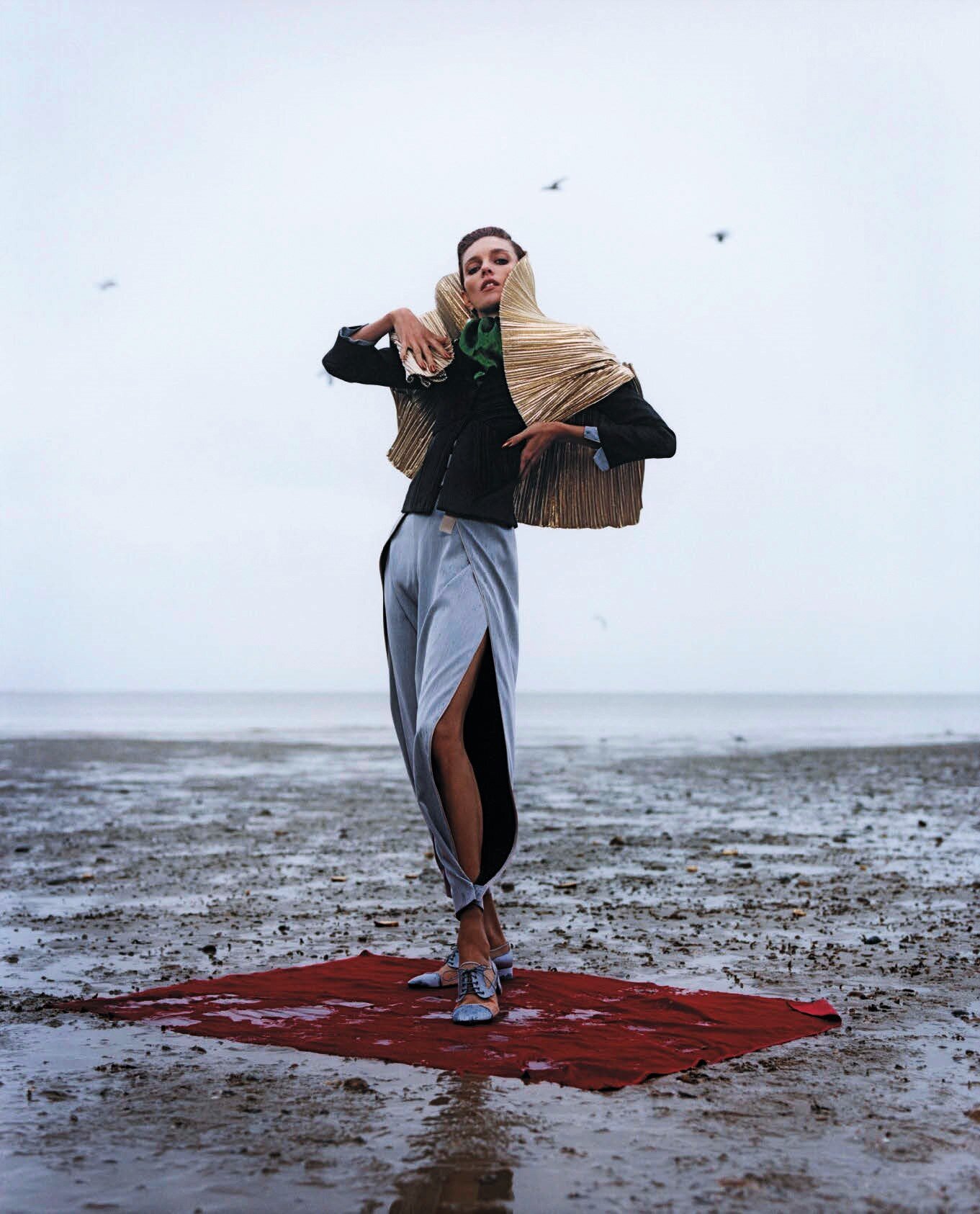 Anja Rubik by Harley Weir for Vogue Italia May 2020 (4).jpg