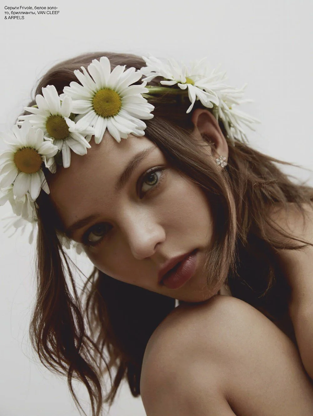 Alesya Kaf by Nick Nemets ELLE Russia July Aug 2020 (4).jpg