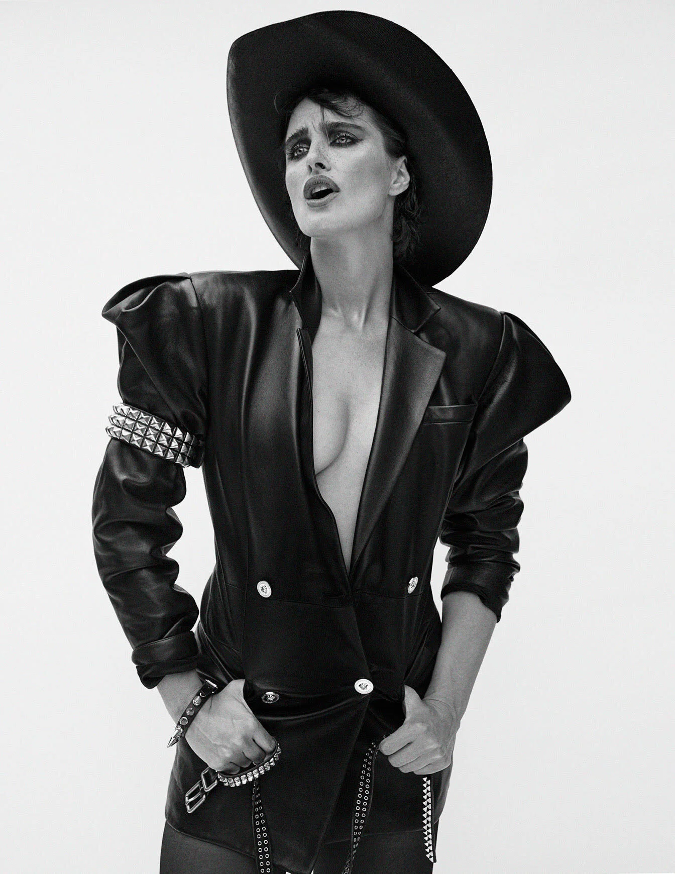 Daniella Midenge V Magazine 6-2020- (4).jpg