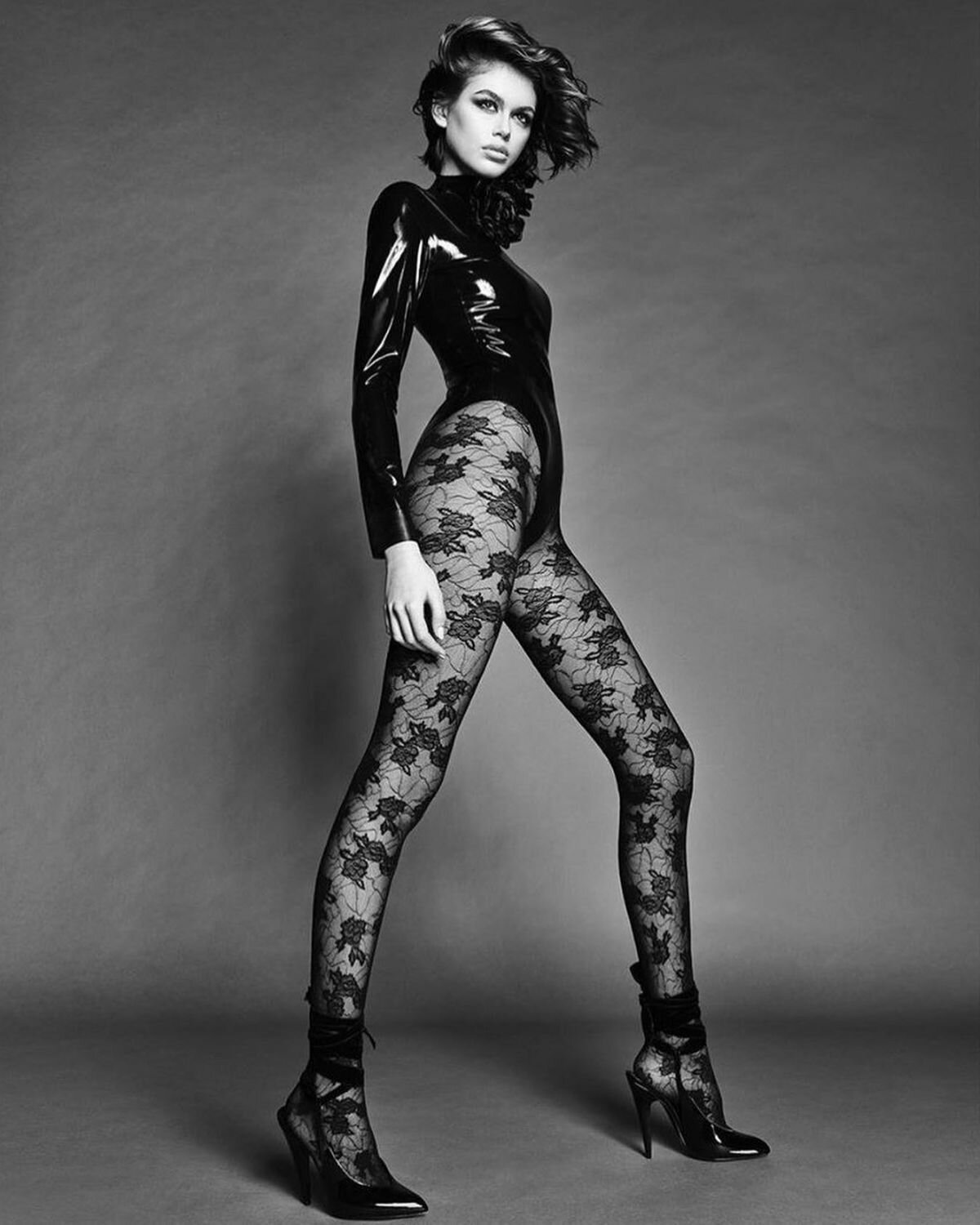 Kaia Gerber by Luigi Iango Vogue Japan 2020-4.jpg