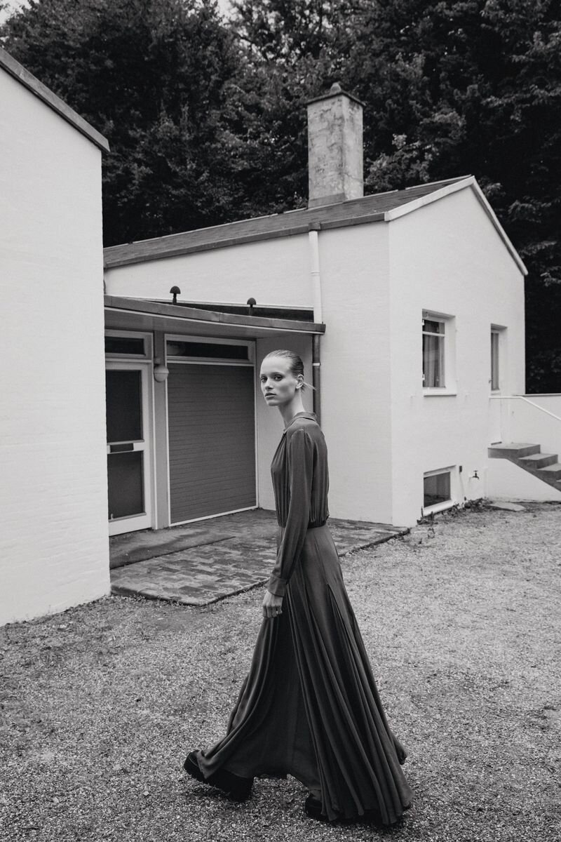 Sarah Dahl by Marco van Rijt Vogue Czech Nov 2020 (14).jpg
