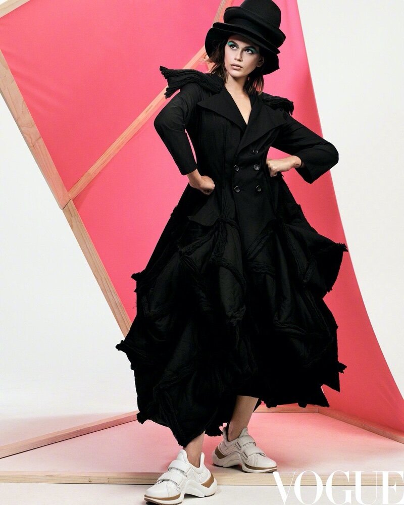 Kaia-Gerber-Vogue-China-Cover-Photoshoot11.jpg