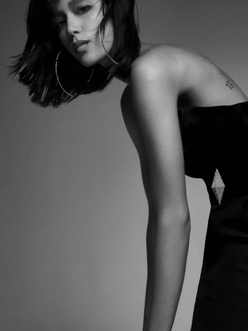 Dilone byYulia Gorbachenko for Harper's Greece Dec 2020 (4).jpg