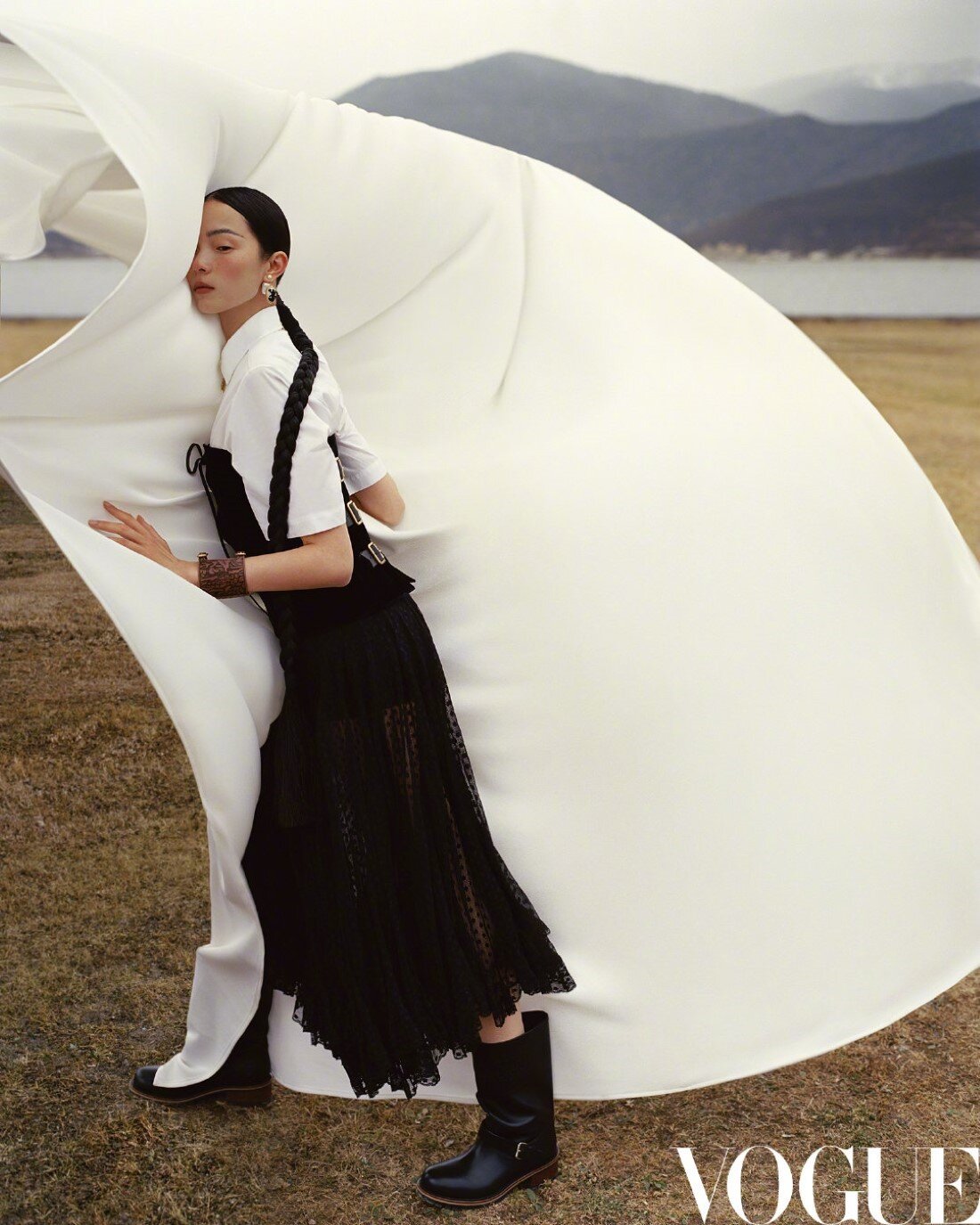 Xiao Wen Ju by Leslie Zhang Vogue China Jan 2021 (15).jpg