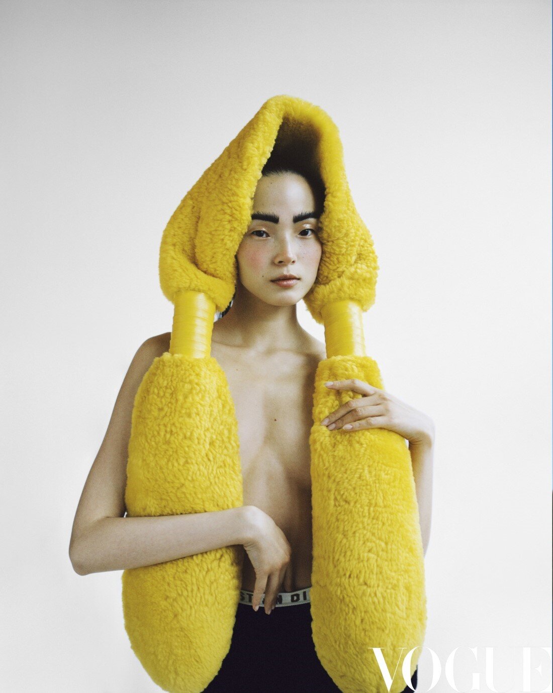 Xiao Wen Ju by Leslie Zhang Vogue China Jan 2021 (19).jpg