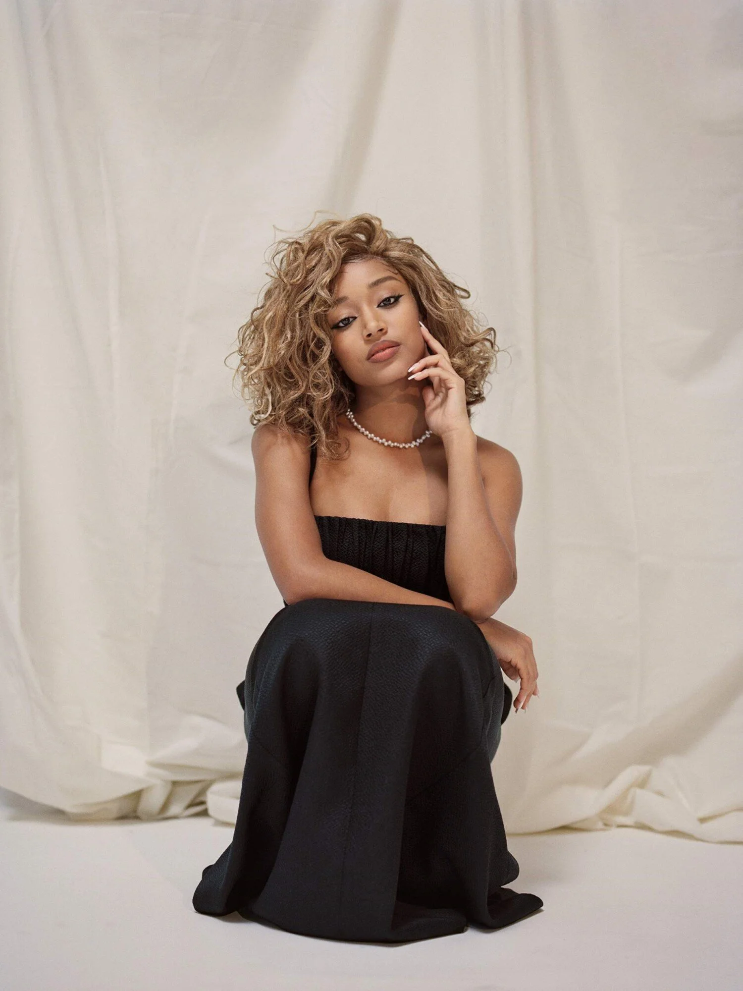 Amandla Stenberg by Miranda Barnes Porter Mag 2-8-21 (3).jpeg