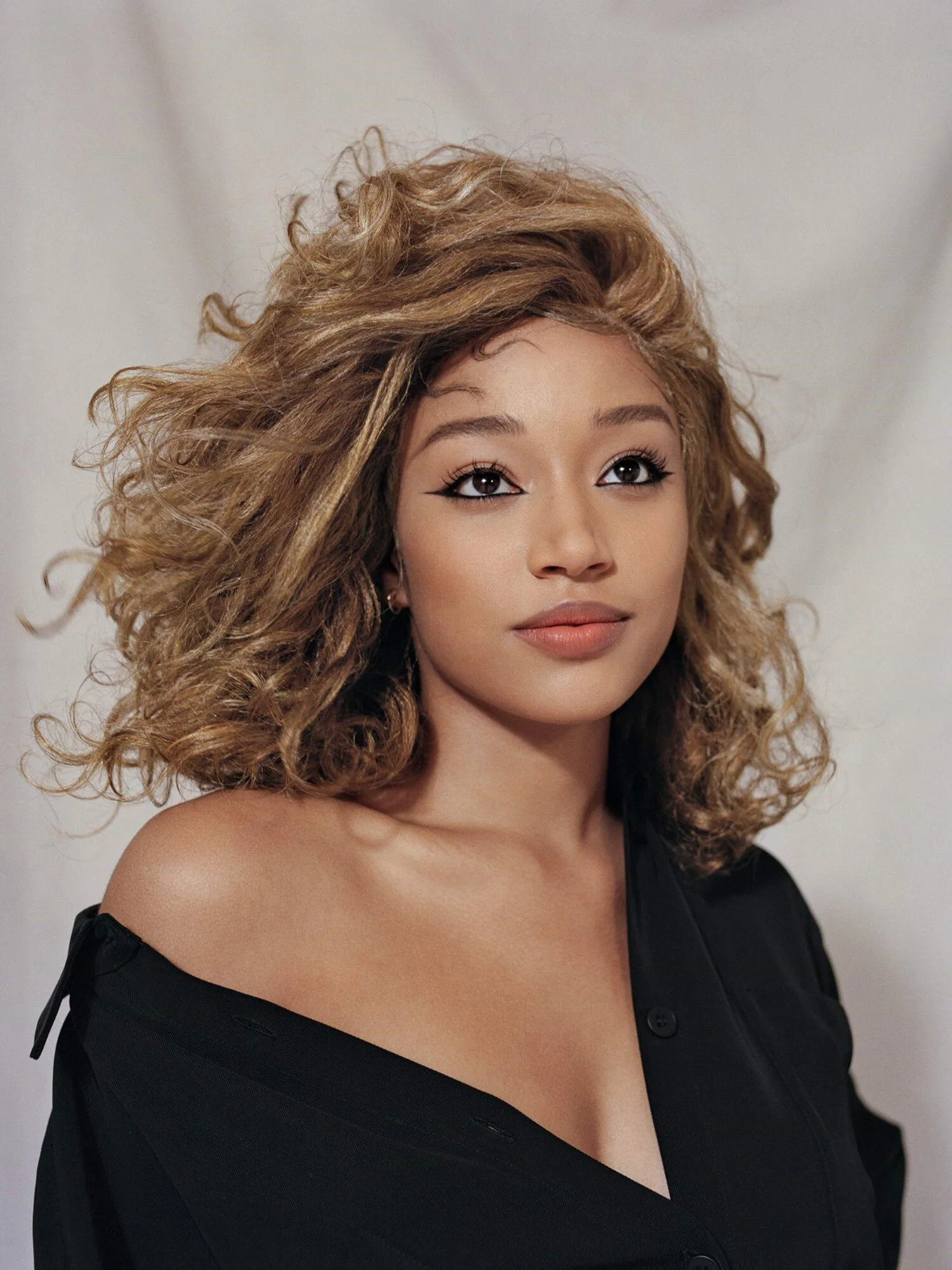 Amandla Stenberg by Miranda Barnes Porter Mag 2-8-21 (6).jpeg