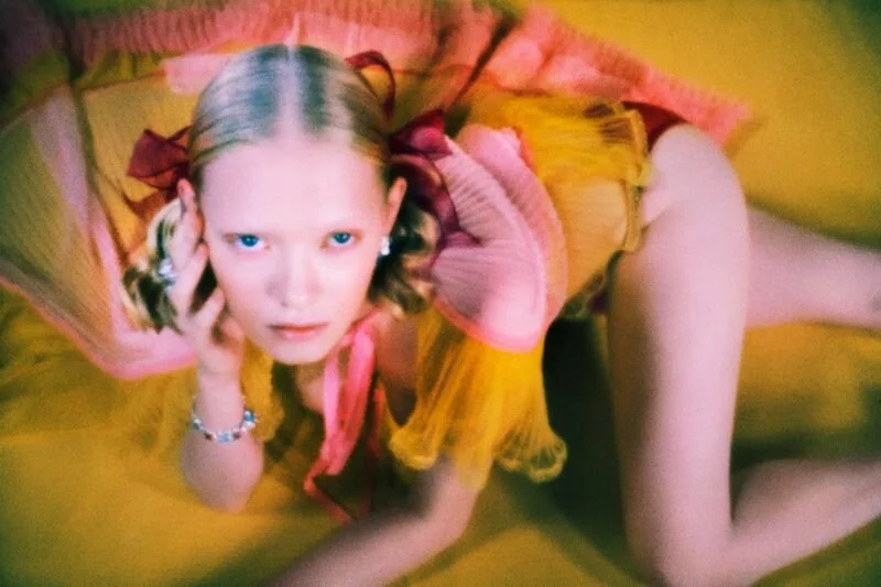 Betsy Teske by Elizaveta Porodina Vogue Germany Jan 2021 (3).jpg