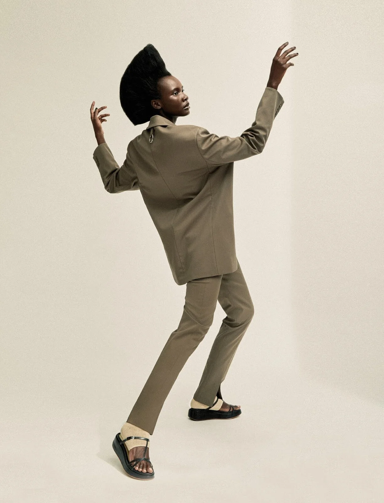 Tricia Akello by Dennis Stenild ELLE Mexico March 2021 (5).jpg