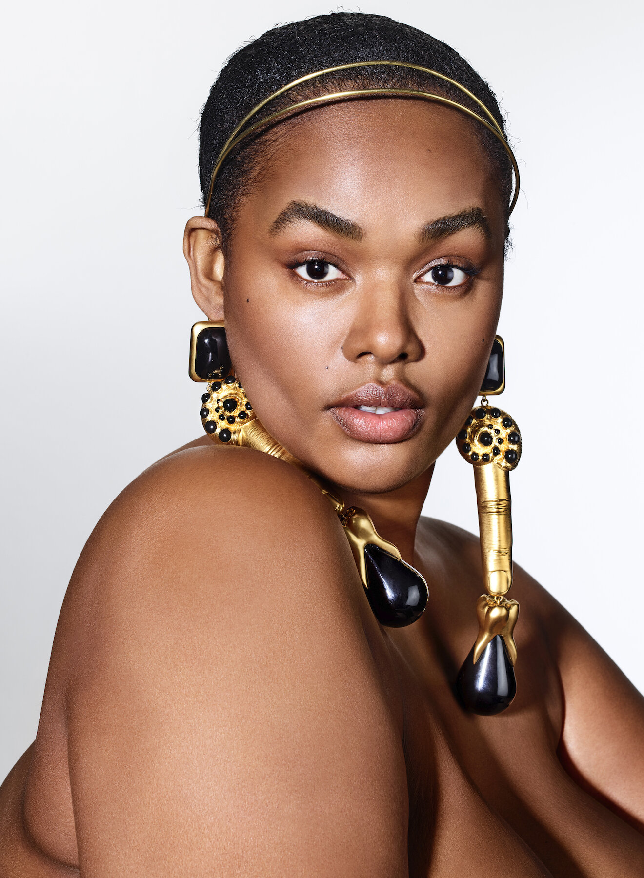Precious Lee's Schiaparelli Jewelry Is Bold Bling in V129 Mag — Anne of
