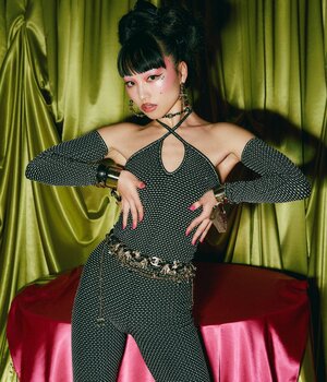 Shxpir Flashes '2000s' Sensuality with Olivia Anakwe, Yuhee Yang in ...