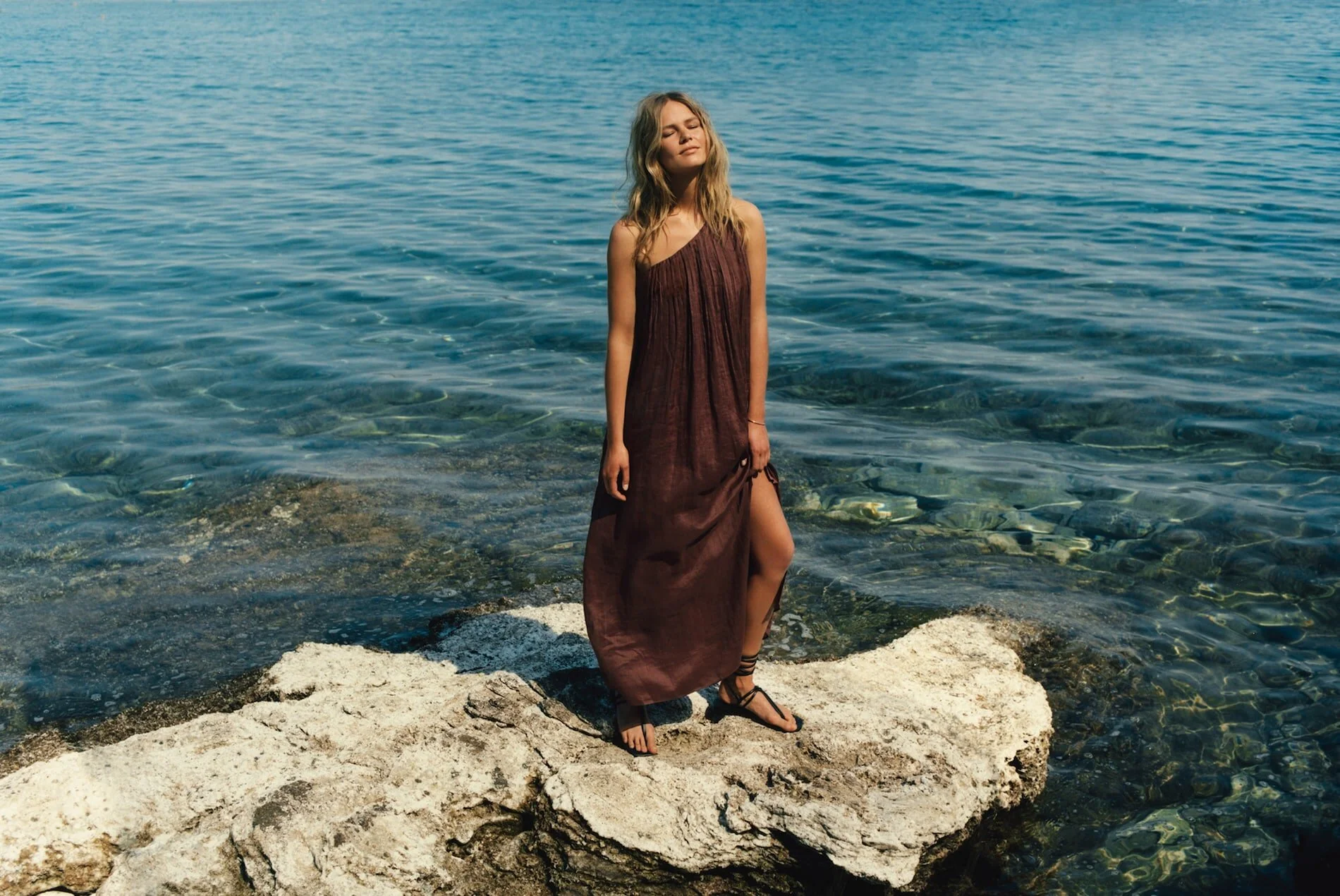 Anna Ewers by Dan Martensen for Massimo Dutti SS 2021 Swim (19).jpg
