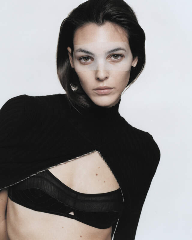 Vittoria Ceretti by Drew Vickers vor Vogue Italia May 2021 (4).jpg