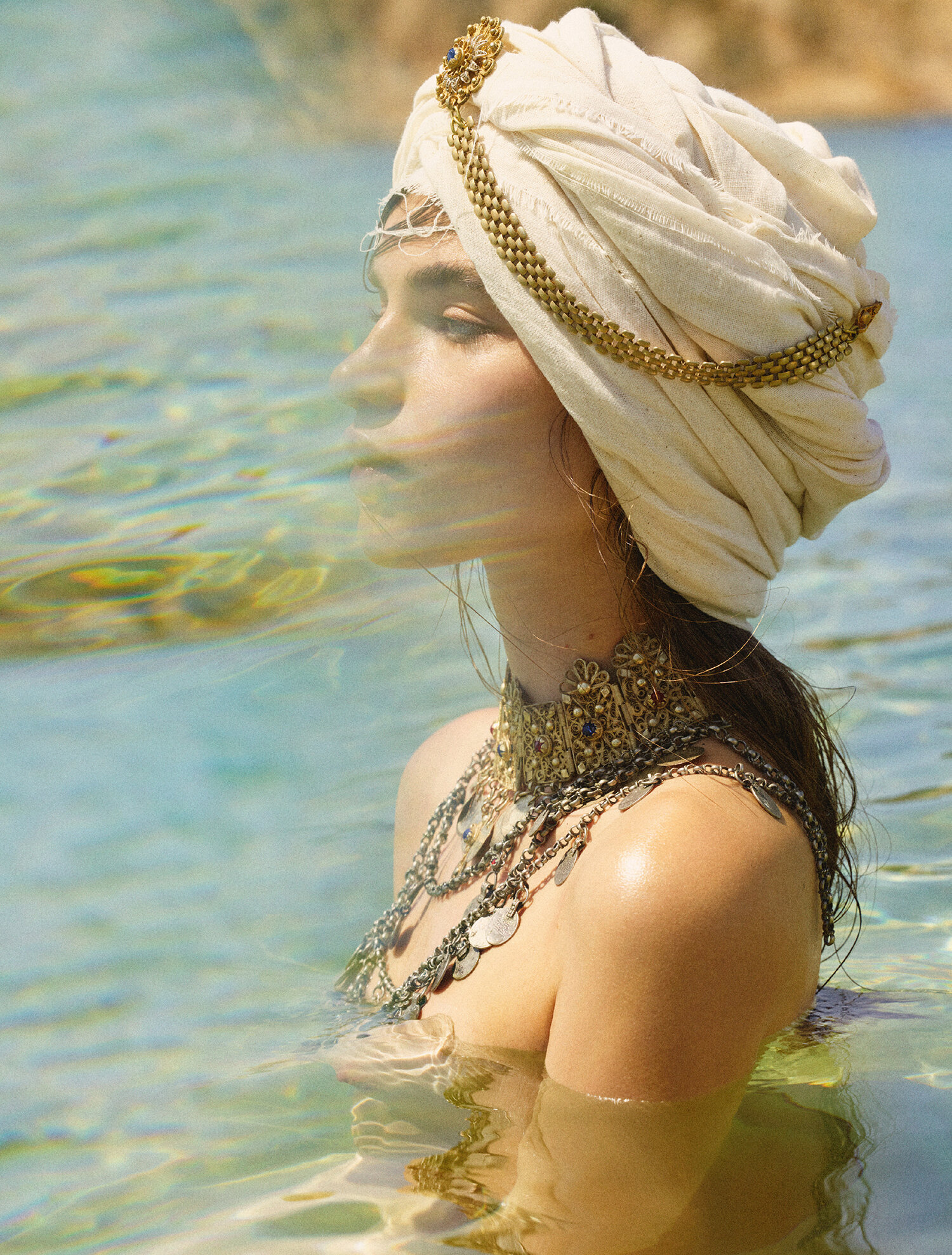 Meghan-Roche-by-Nico-Bustos-Vogue-Greece (18).jpg