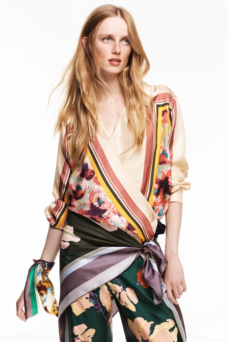 zara-studio-scarf-collection-fall-2021-model-rianne-van-rompaey (4).jpg