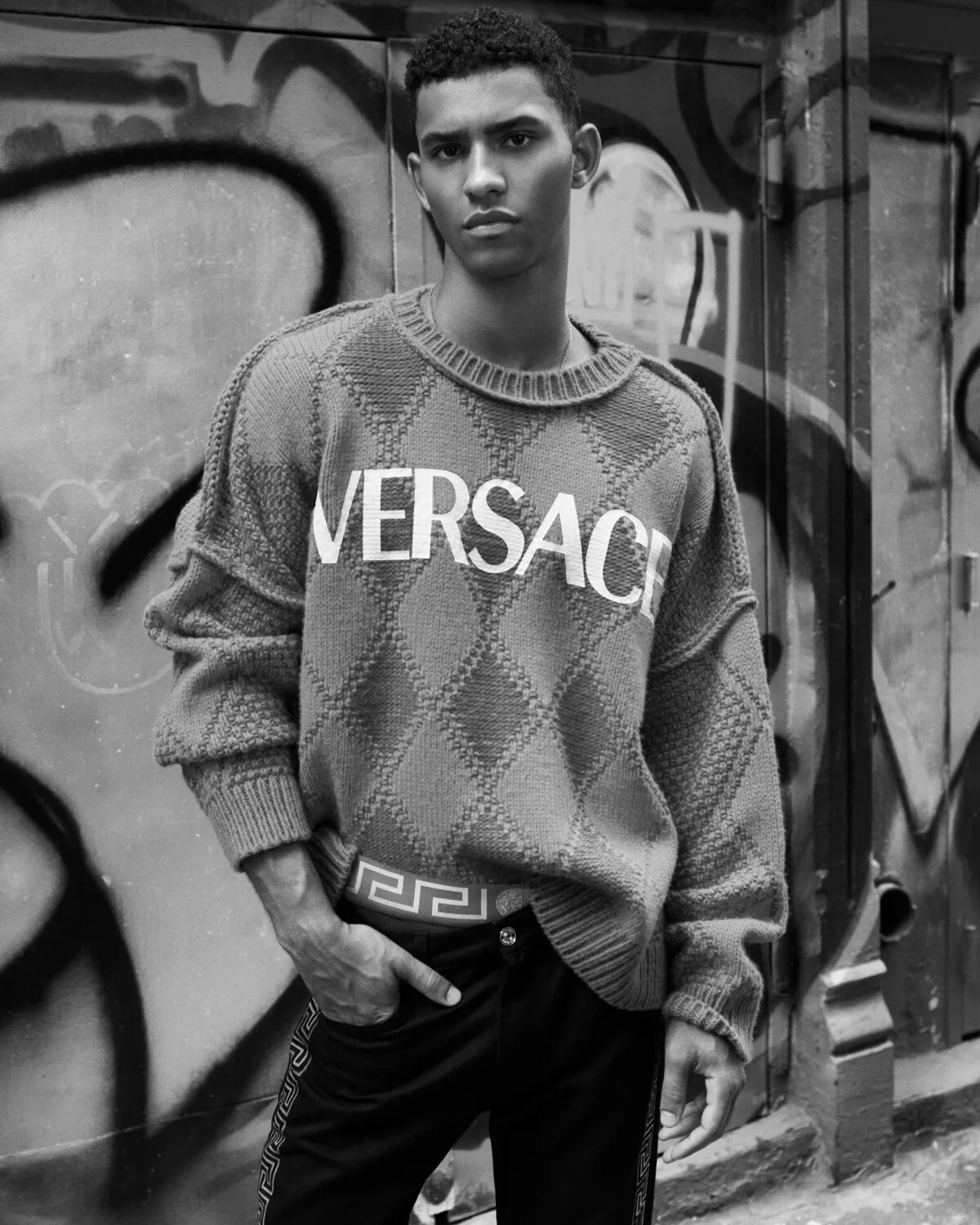 Versace-FW2021-Campaign-Ethan-James-Green (6).jpg