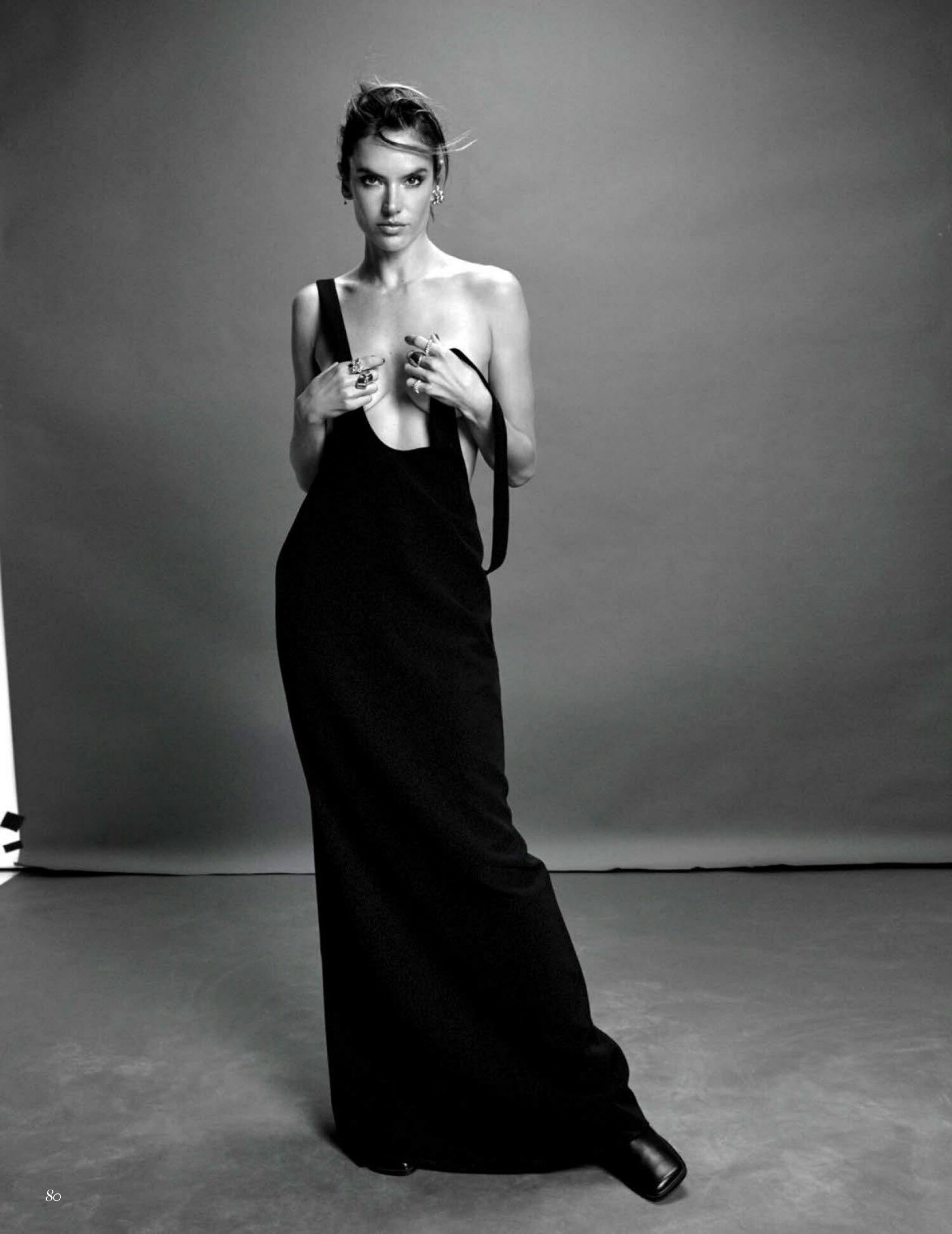 Alessandra-Ambrosio-by-Emma-Summerton-Vogue-Mexico-August-2021 (6).jpg