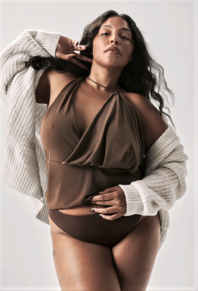 Paloma-Elsesser-for-Zara-Fall-Knits-2021 (12).png
