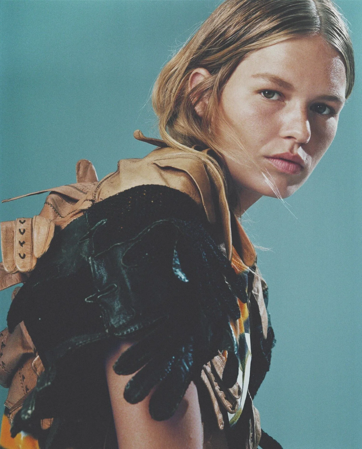 Anna-Ewers-for Holiday-388-fw-2021 (14).jpg