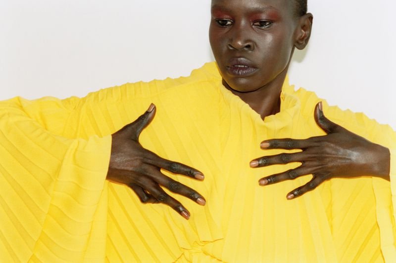 Alek-Wek-by-Hart-Leshkina-SSAW-Magazine-November-2021 (3).jpg