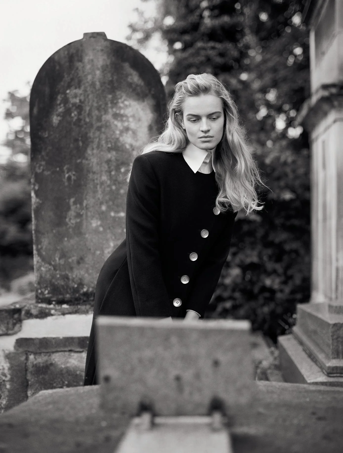 Sophia Roetz Honors Actor Emmanuelle Riva for Numéro 226 — Anne of ...