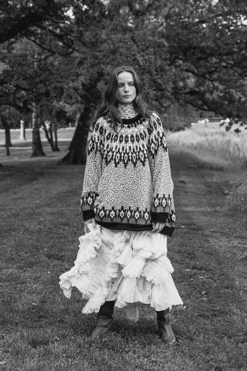 Anna-de-Rijk-by-Marco-van-Rijt-Vogue Poland-November-2021 (5).jpg