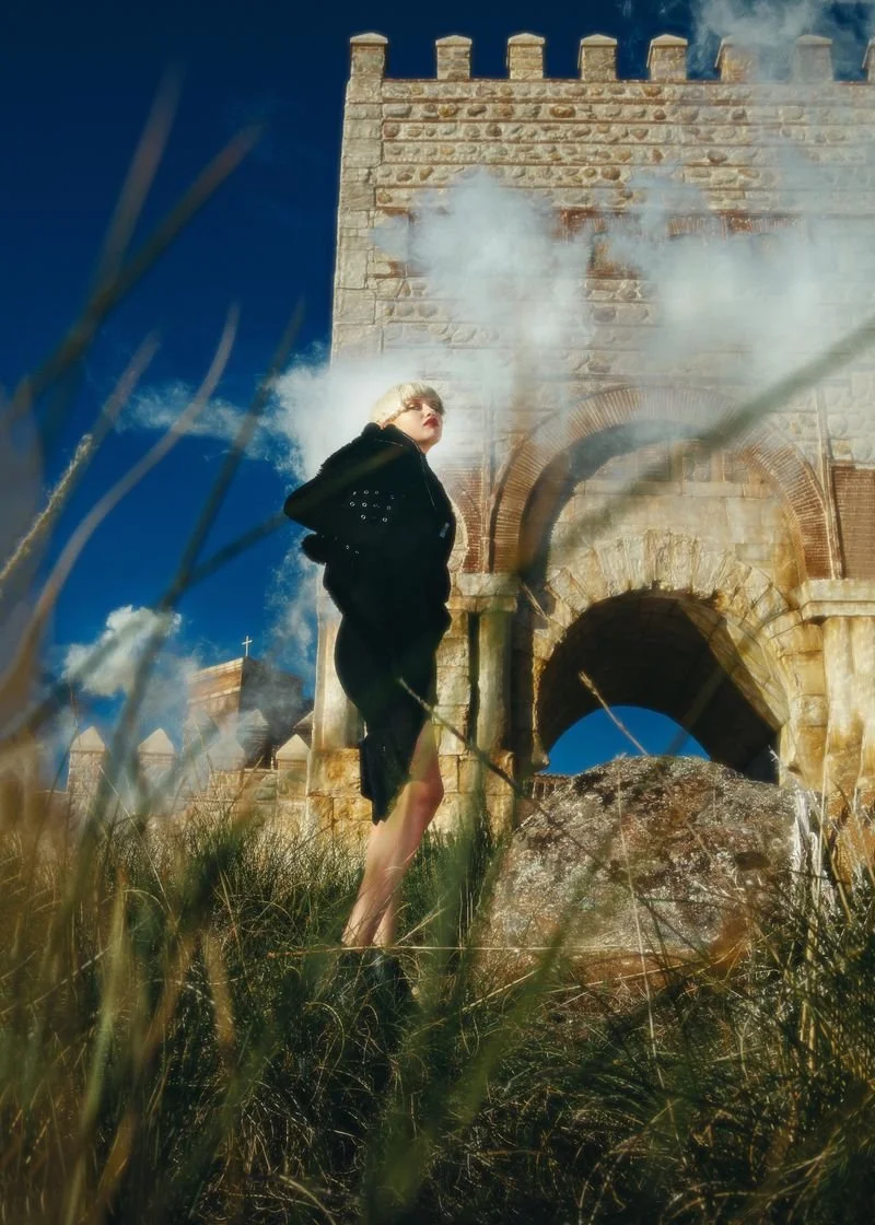 Lulu-Reynolds-by-Ana-Abril-for Mujerhoy-Magazine (7).jpg