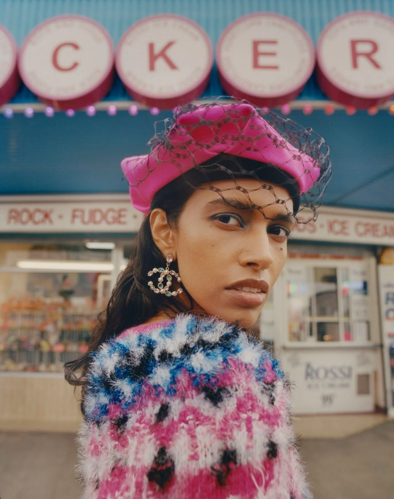 Pooja-Mor-by-Maya-Skelton-for-Vogue-Poland-November- (13).jpg