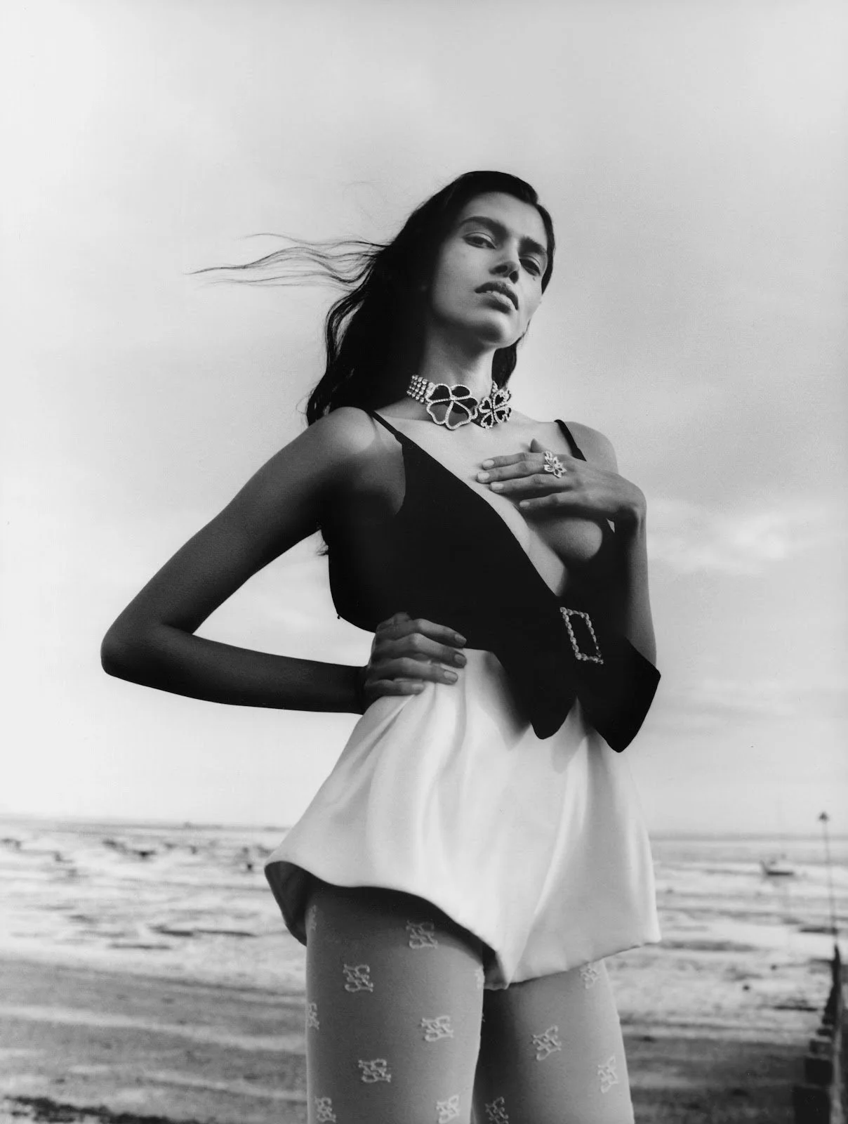 Pooja-Mor-by-Maya-Skelton-for-Vogue-Poland-November- (1).jpg