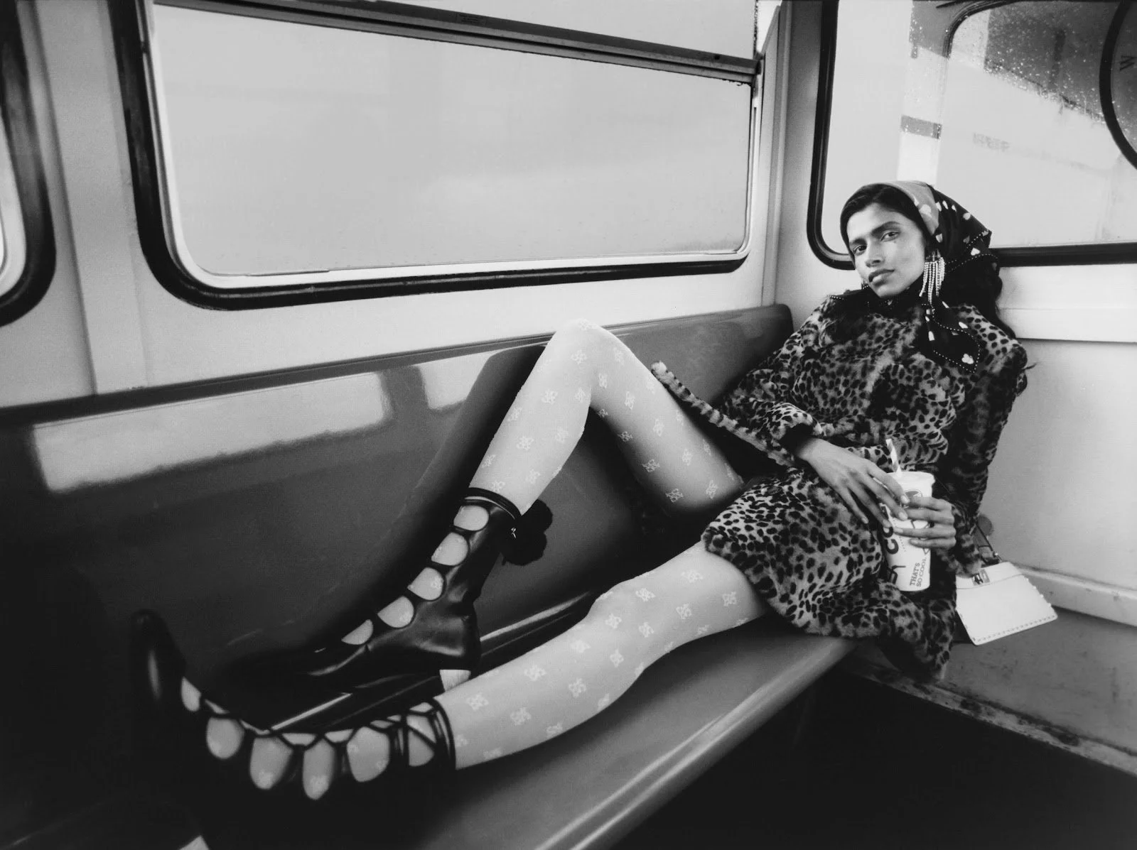 Pooja-Mor-by-Maya-Skelton-for-Vogue-Poland-November- (2).jpg