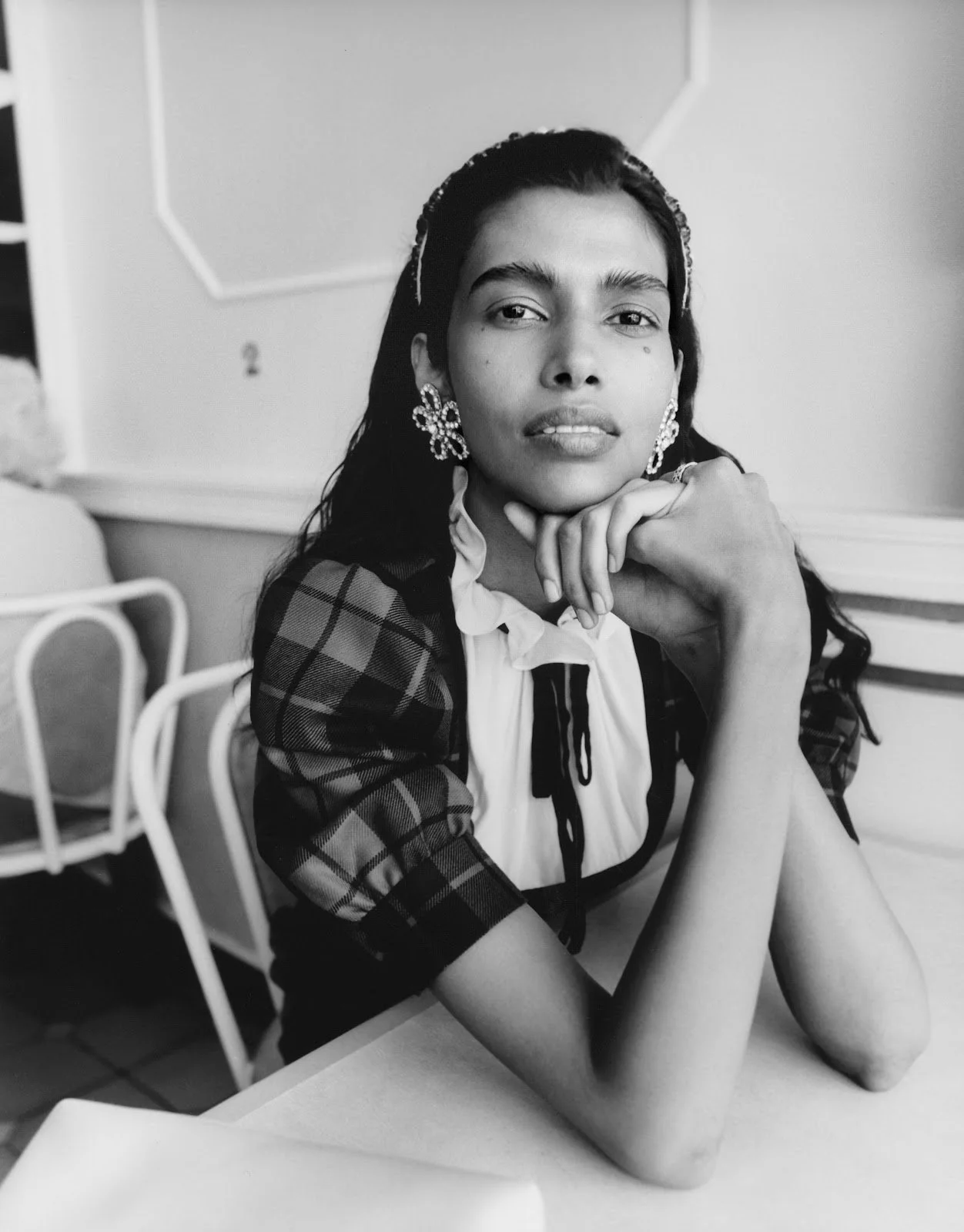 Pooja-Mor-by-Maya-Skelton-for-Vogue-Poland-November- (4).jpg