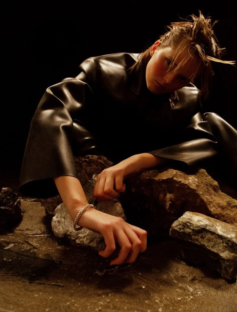 Lauren-Emwein-by-Pj-Lam-for-Vogue Portugal-December-2021 (8).jpg