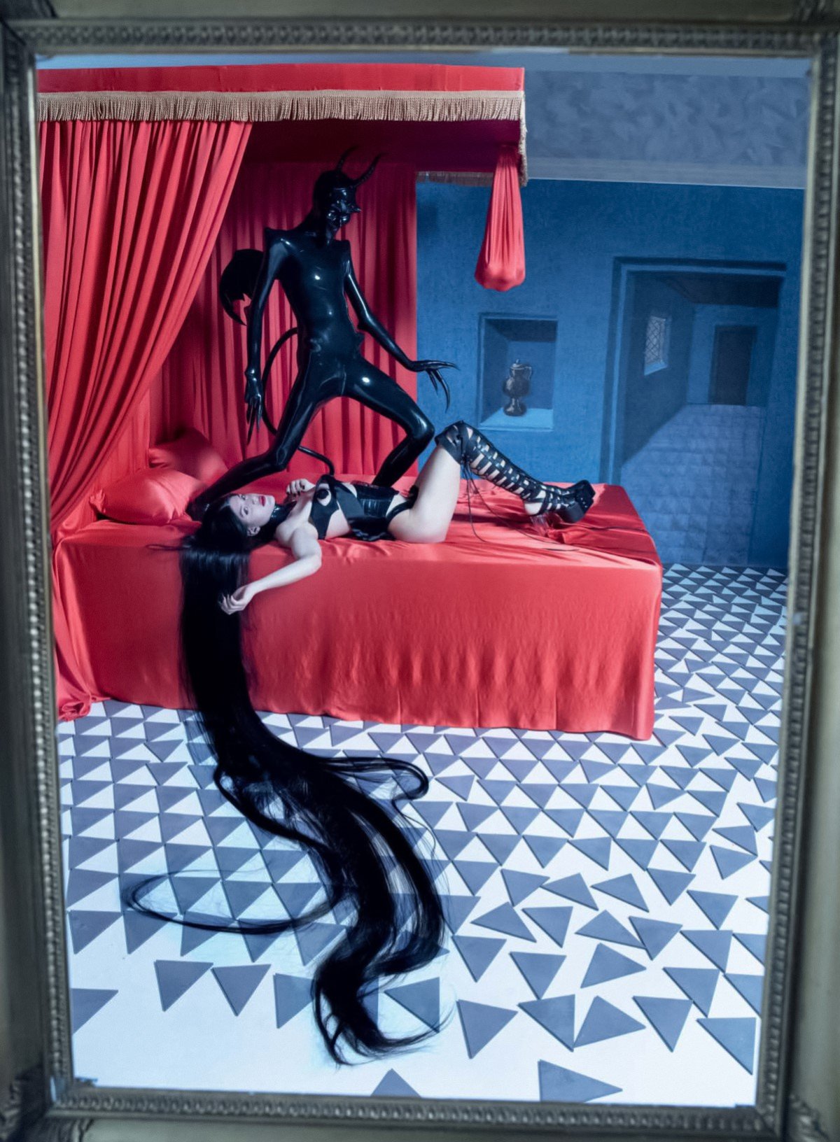 Arca-by-Tim-Walker-in-Vogue-Mexico-Latin-America-January-2022 (10).jpg