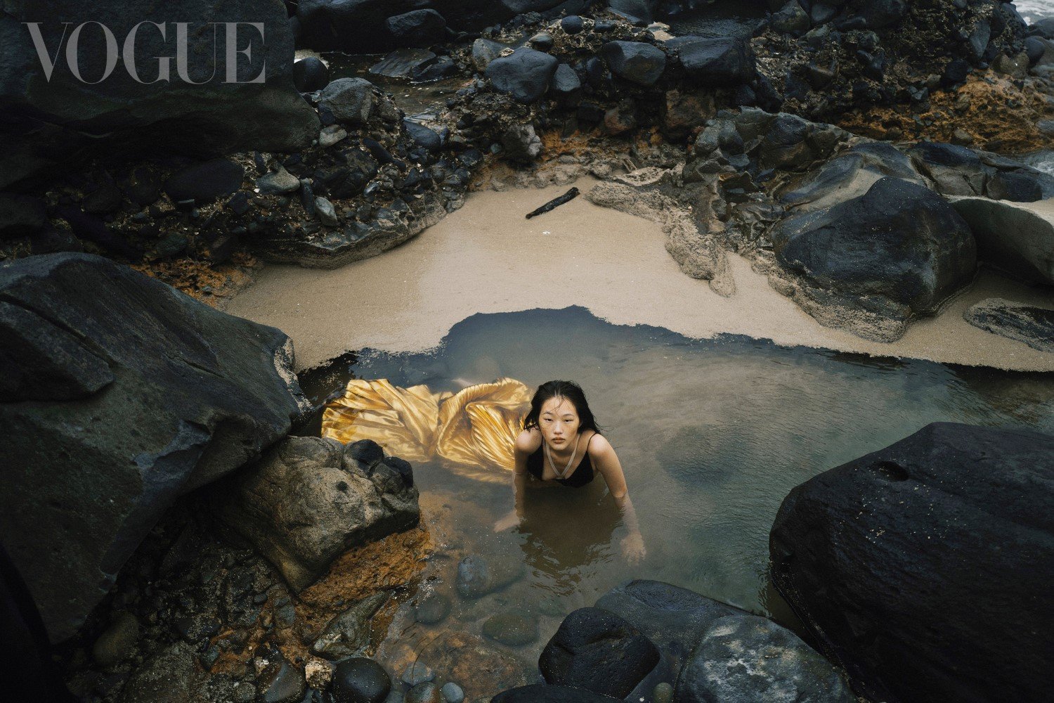 Peng-Chang-by-Zhong-Lin-Vogue-Taiwan-January-2022 (11).jpg